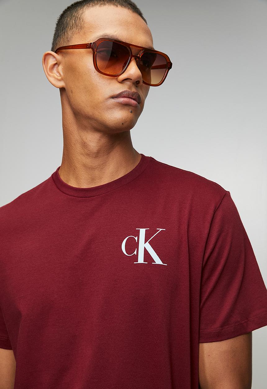 Calvin Klein - Ss 30S Eu Left Chest Logo Tee - Renaissance Red