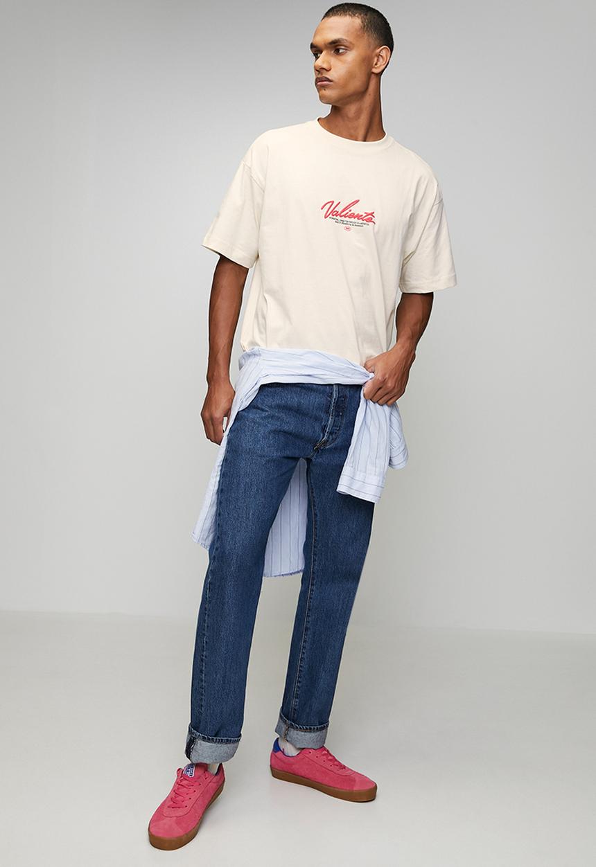 Cotton On - Box Fit Text T-Shirt - Creampuff / Valiente Dreamer