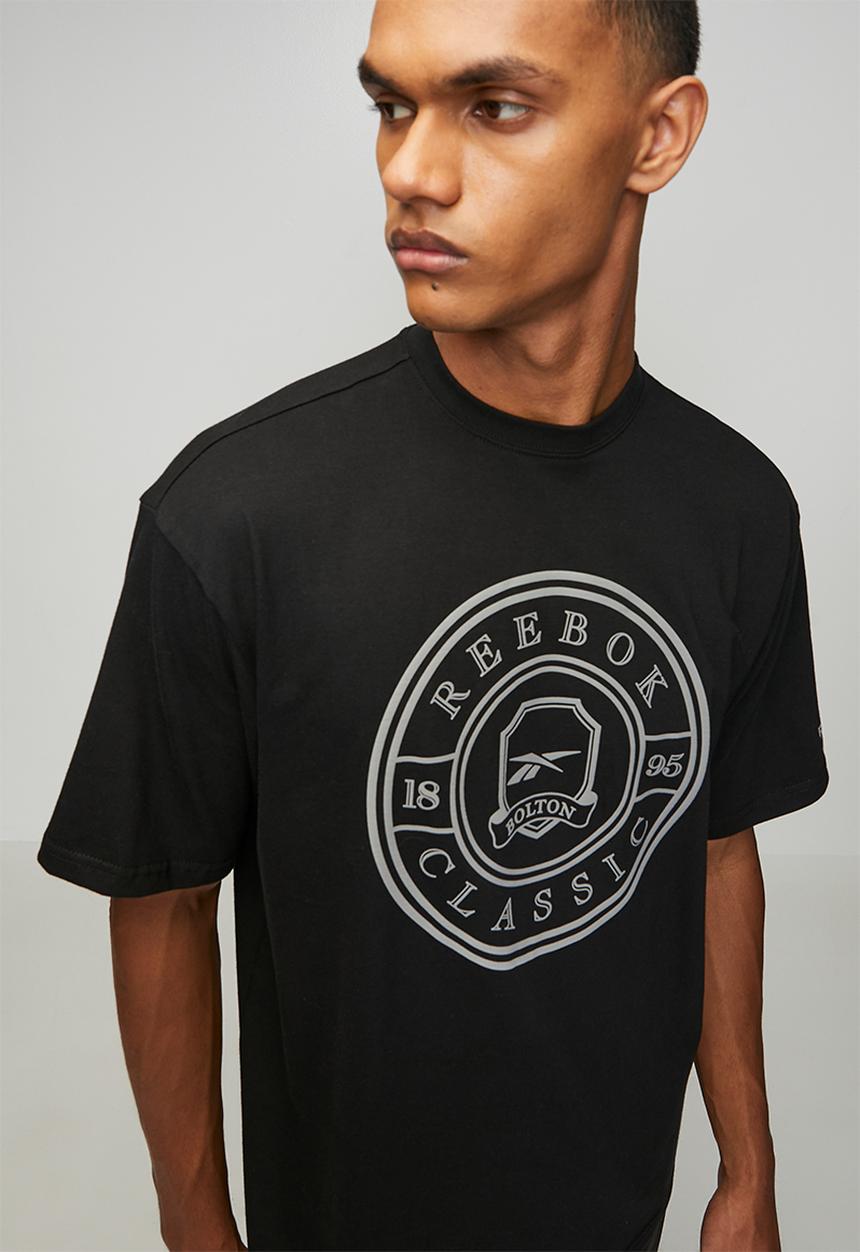 Reebok - CREST T-SHIRT - BLACK