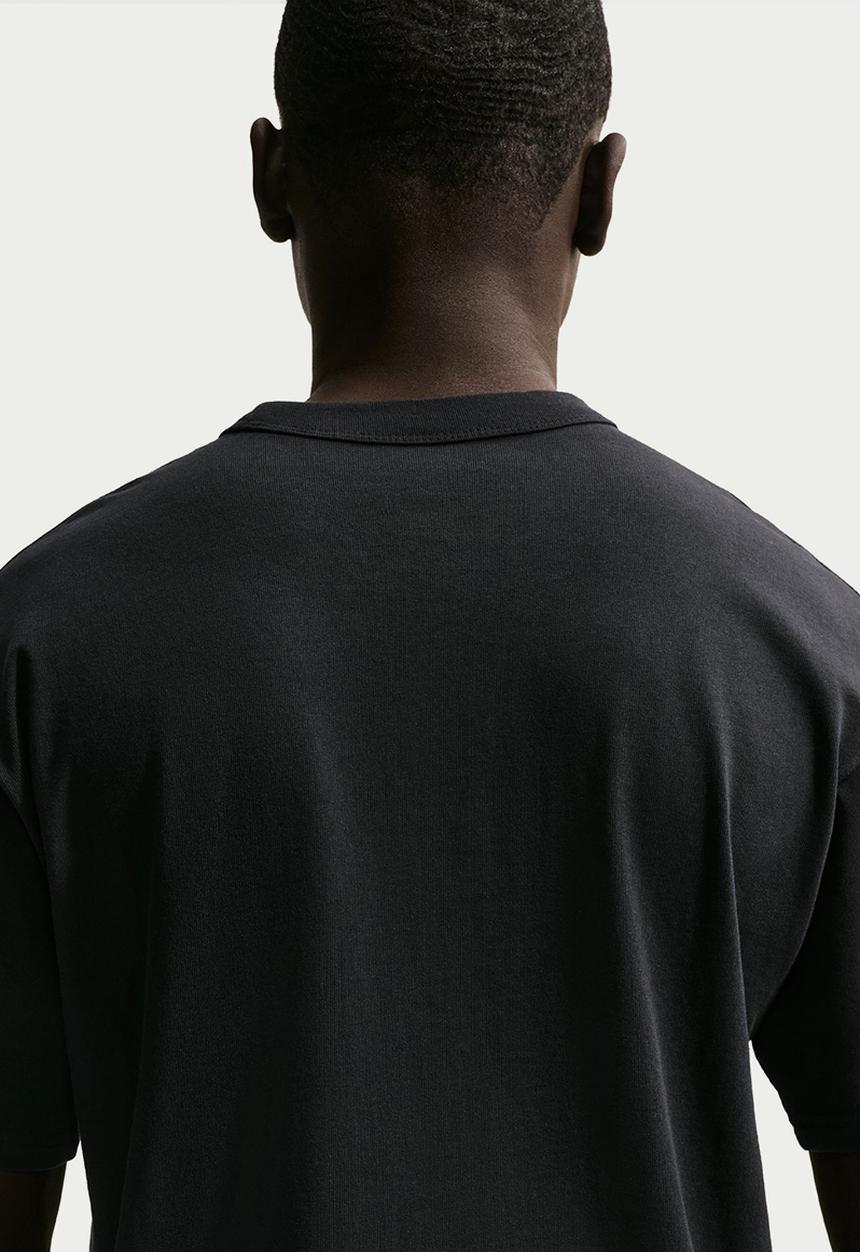 Nike - NSW Premium Essentials Sust T-Shirt- Black