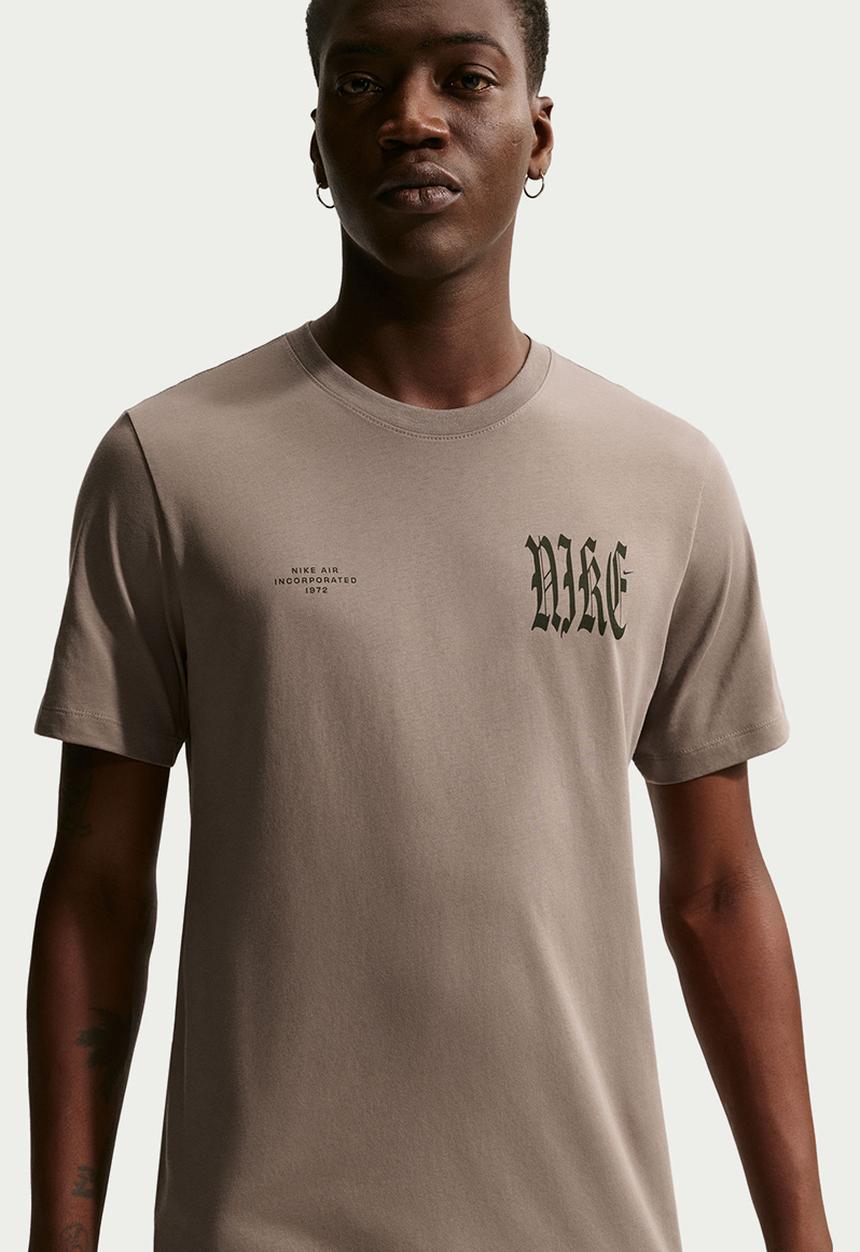 Nike - NSW Tee STD WE FLOAT
