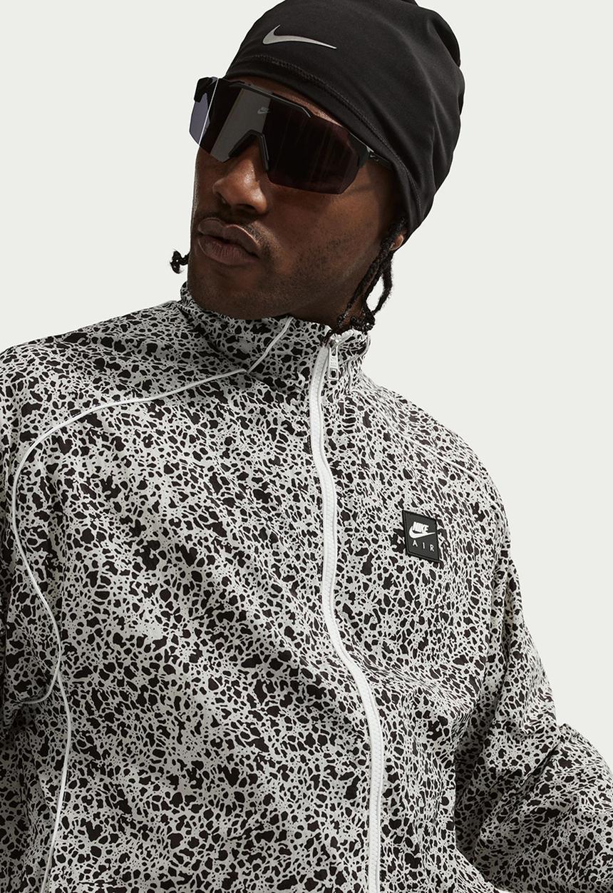 Nike - Nike Air Woven All Over Print Jacket - Blk/Wht/Multi