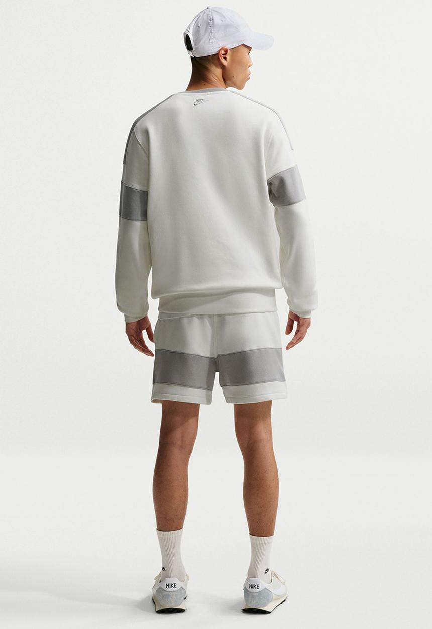 Nike - NSW Club BB Just Do It Crew Sweatshirt - Lt Grey
