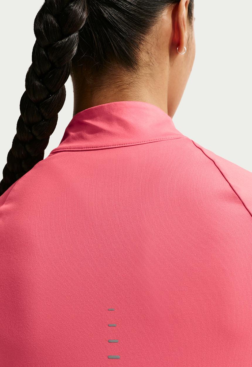 Nike - W Nk Swift Df Uv Hz Top - Sea Coral/Reflective Silv