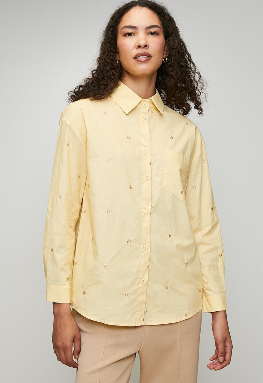 Stella Morgan - Ls Boyfriend Shirt With All Over Heart Embroidery - Butter