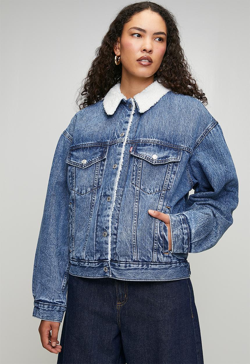 Levi’s® - 90s Sherpa trucker za - inner adventurer