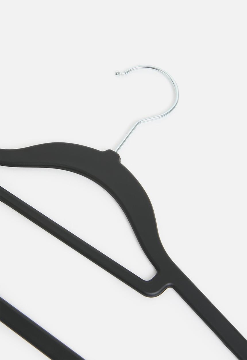 H&S - Rubber Coated Clothes Hanger Set Of 5 - Black