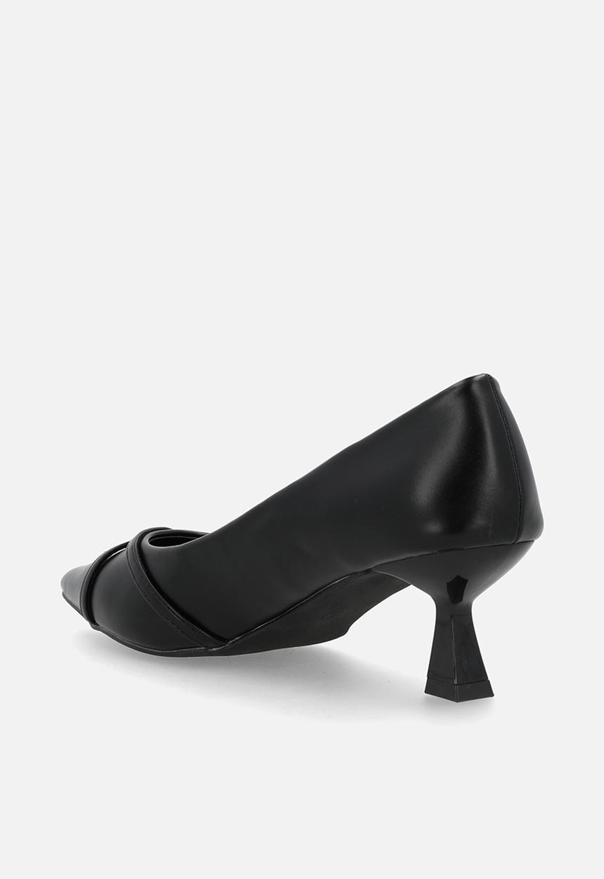 Madison® - Octavia court heel - black