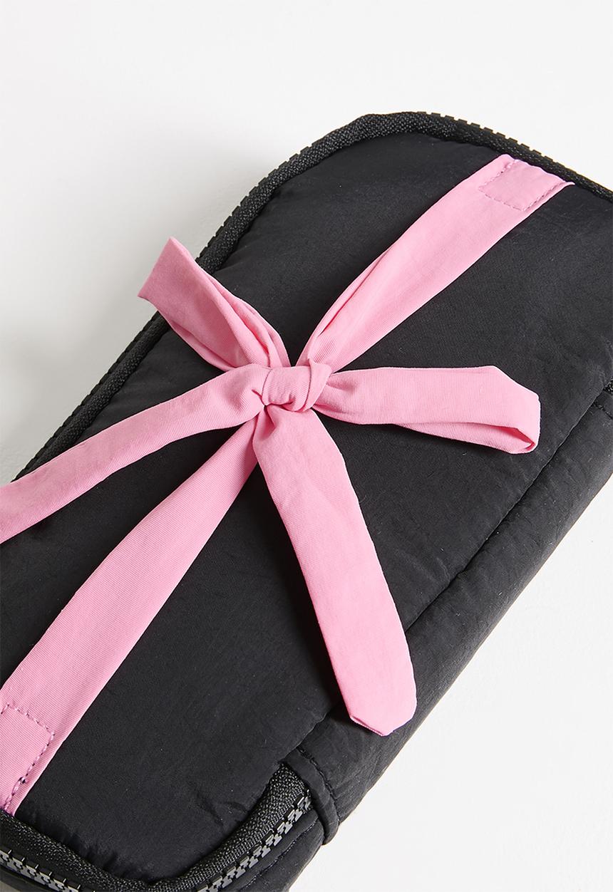 Pop Candy - Cosmetic bag with contrast bow - black & pink