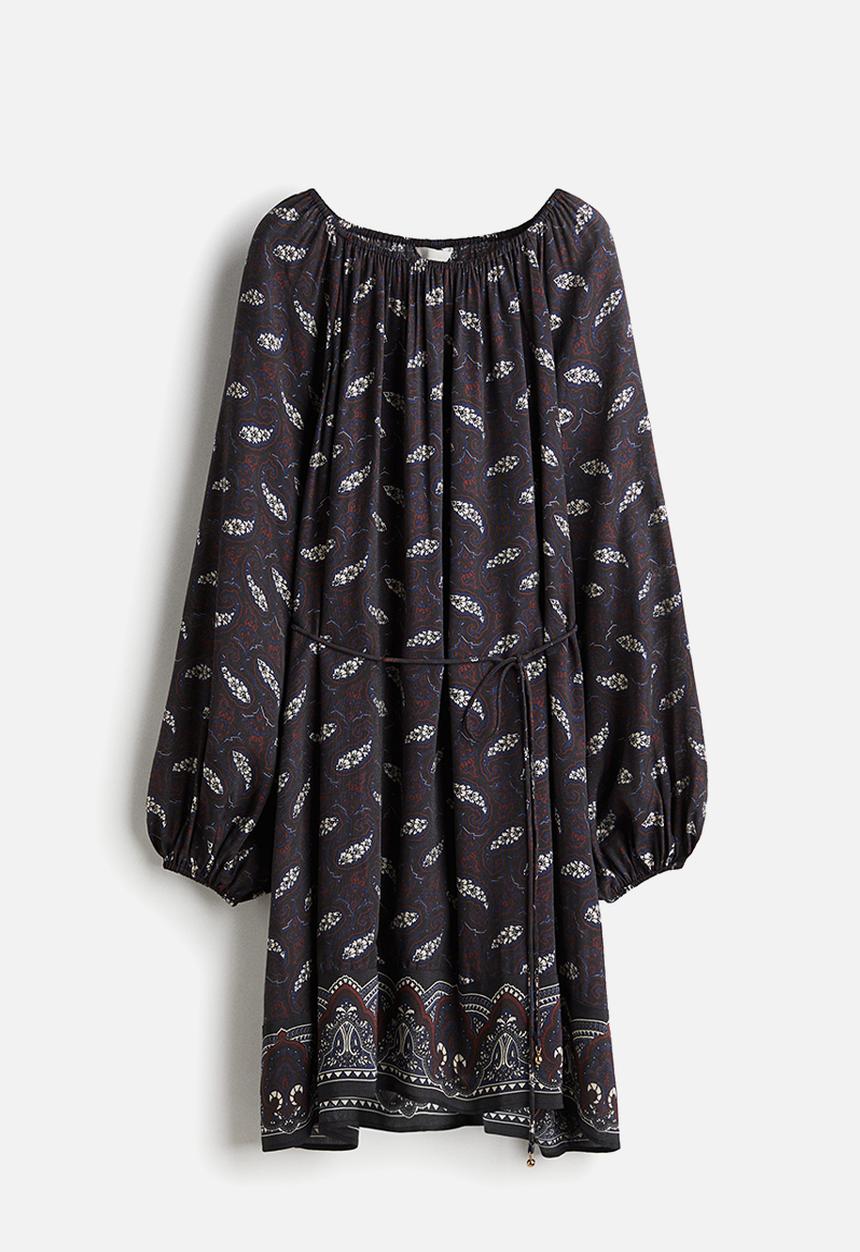 H&M - Oversized tie-belt dress - navy blue & paisley pattern