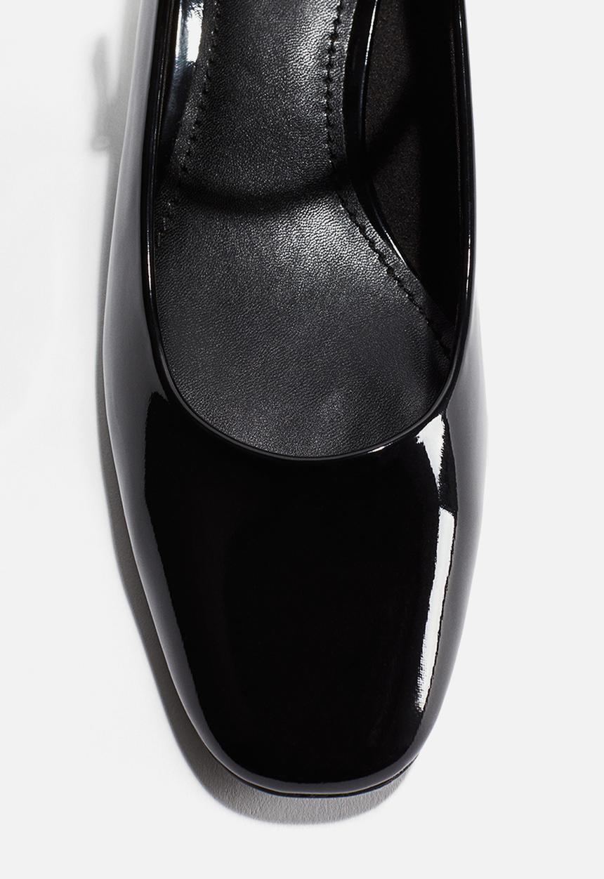 H&M - Patent mary janes - black