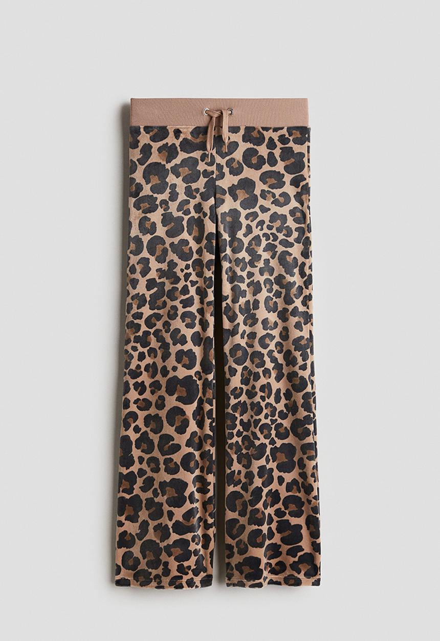 H&M - Flared velour joggers - beige/leopard print