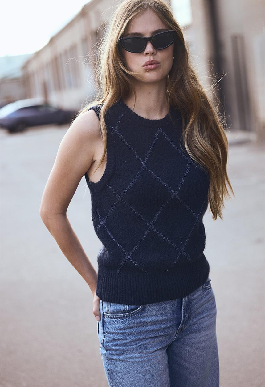 H&M - Sequined sweater vest - navy blue argyle pattern