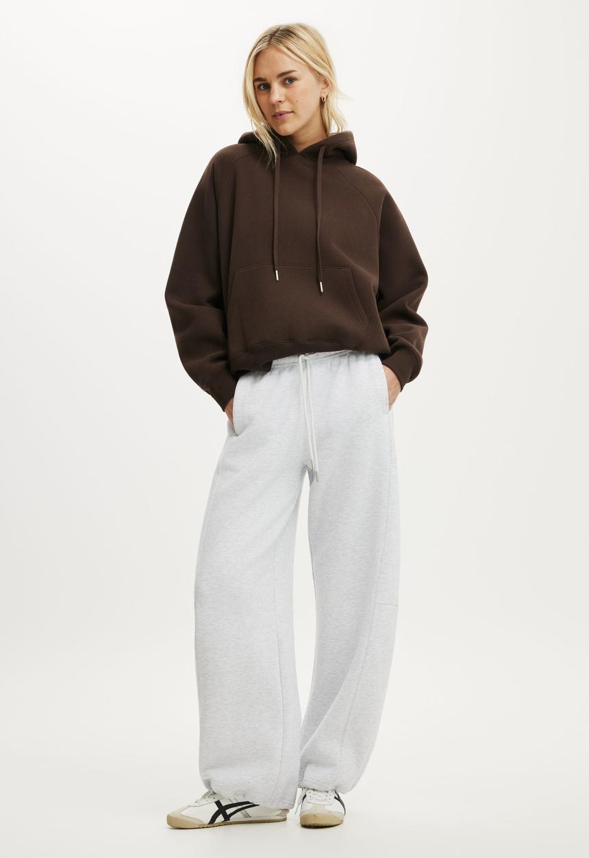 Cotton On - Plush Essential Raglan Hoodie - French Roast