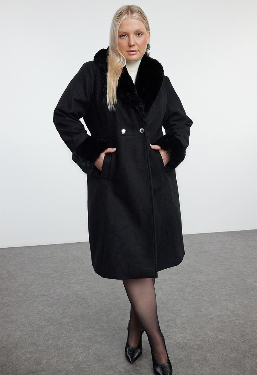 Trendyol - Plus Wool Blend Stamp Coat with Fur Collar and Sleeve Detail - Black