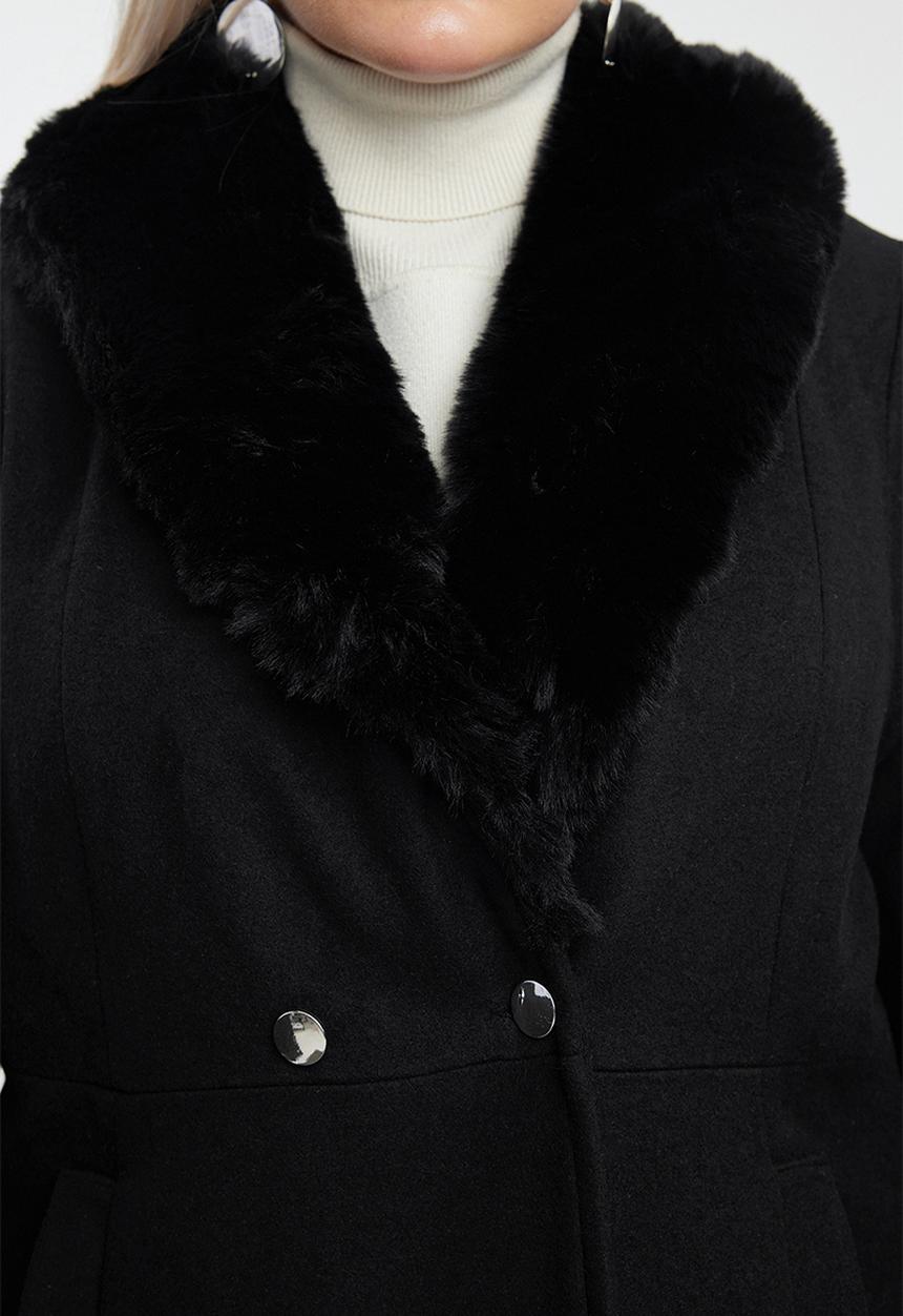 Trendyol - Plus Wool Blend Stamp Coat with Fur Collar and Sleeve Detail - Black