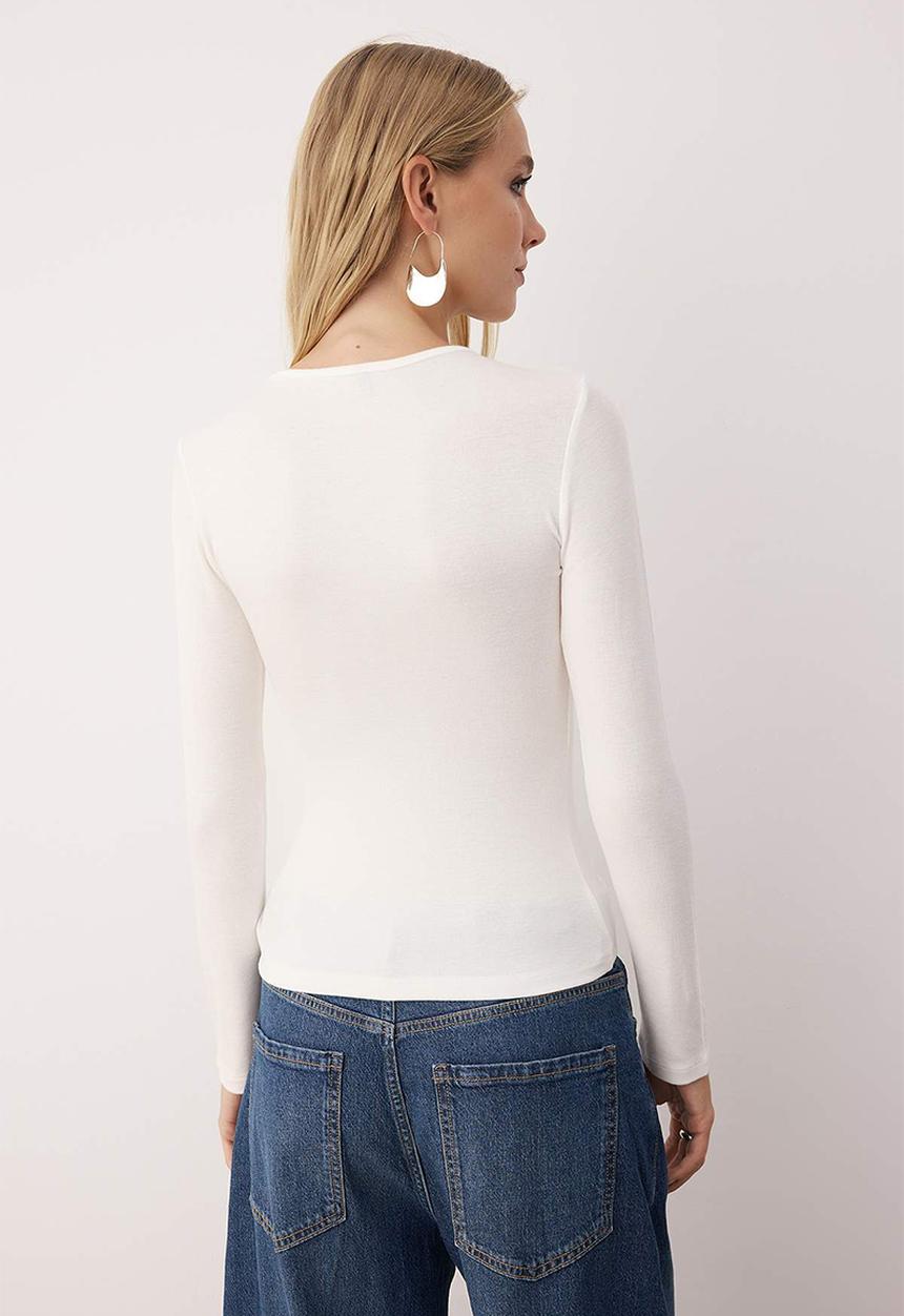 Trendyol - Collar Detailed Fitted/Slim Fit Knitted Blouse - Ecru