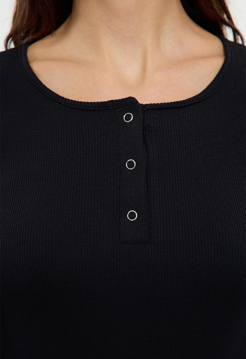 Trendyol - Stretchy Corded Knitted Blouse with Snap Fasteners - Black