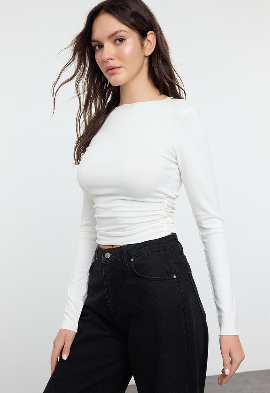 Trendyol - Boat Neck Stretchy Knitted Blouse Draped Detail - Ecru