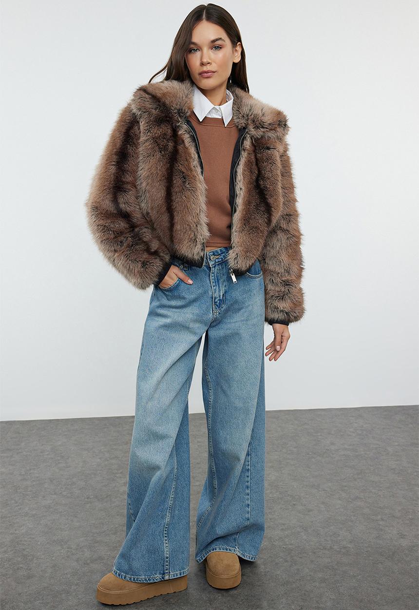 Trendyol - Oversize Mold Rubber Detailed Bomber Fur Coat - Brown