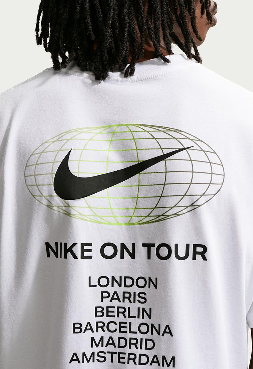 Nike - NSW Athletic Graphic Worldwide Tee - White