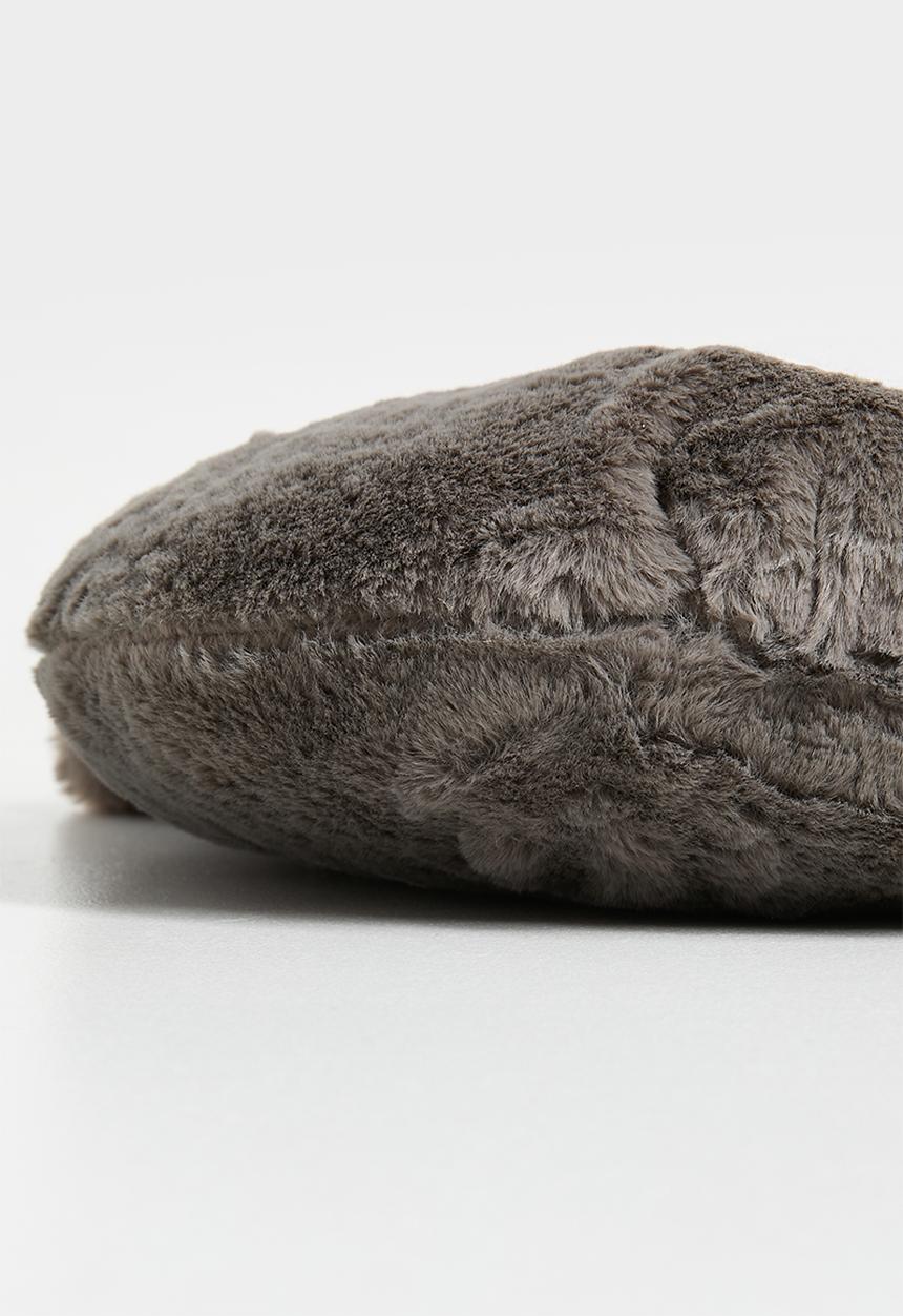 H&S - Bear cushion - Grey