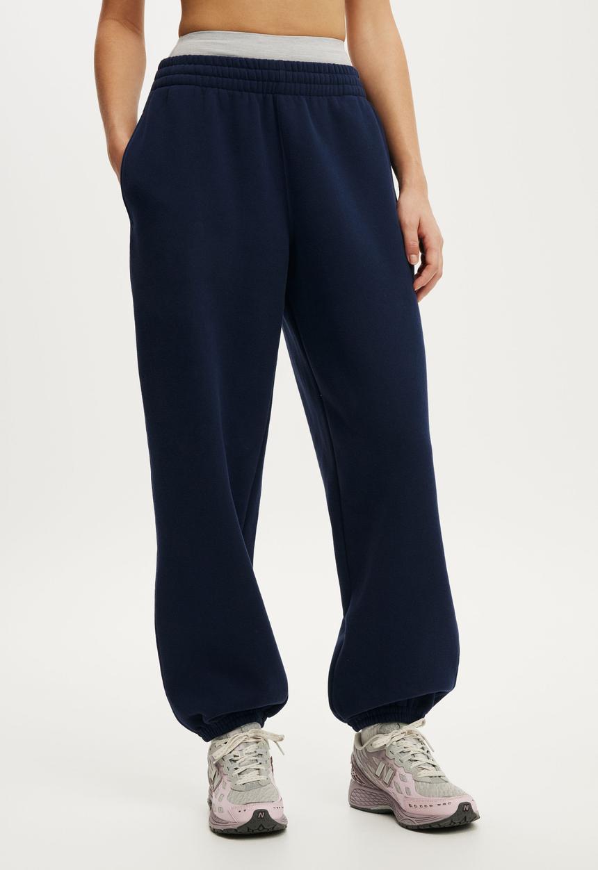Cotton On - Plush Boyfriend Jogger - Prep Sport Navy