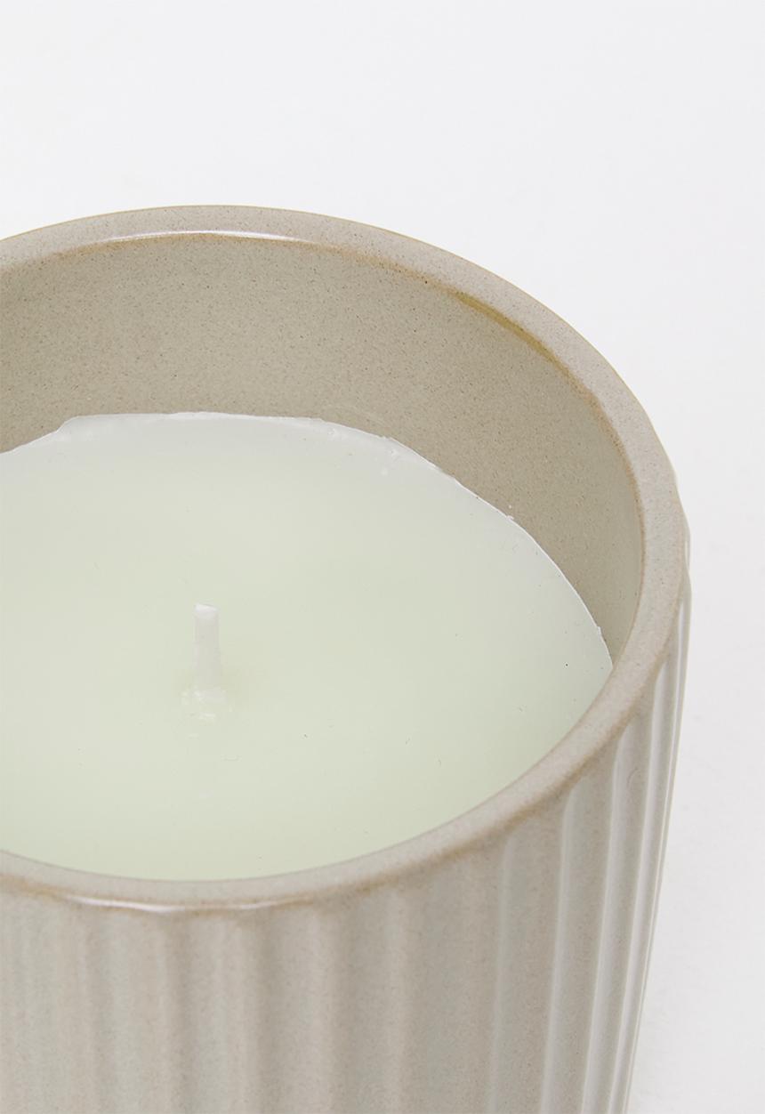 H&S - Magnolia mulberry scented candle - natural