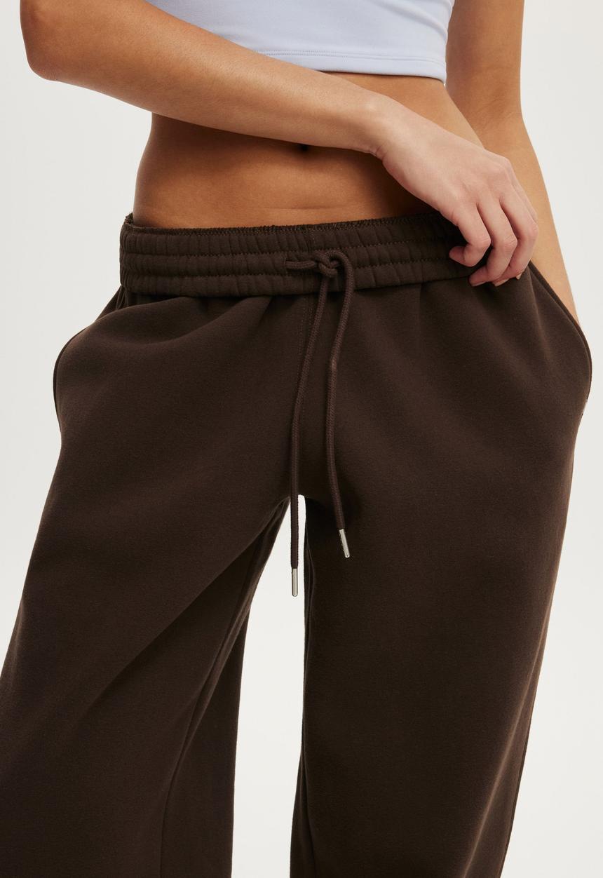Cotton On - Plush Boyfriend Jogger - French Roast