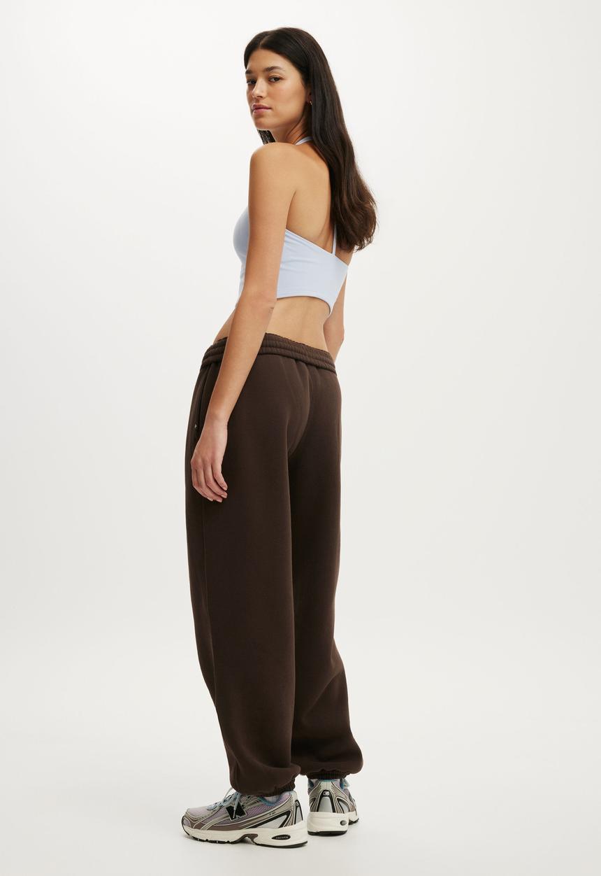 Cotton On - Plush Boyfriend Jogger - French Roast