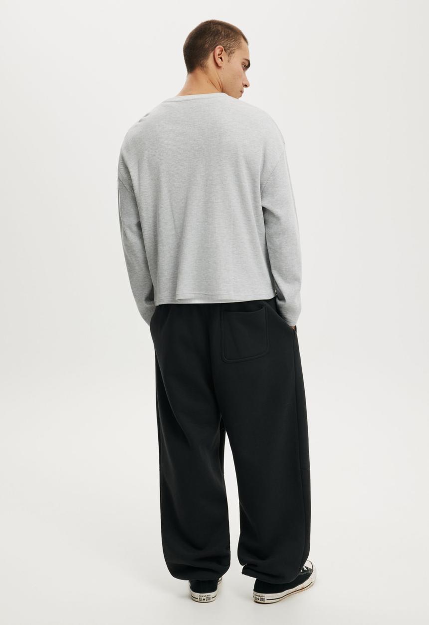 Cotton On - Super Baggy Cuffed Track Pant - Washed Black