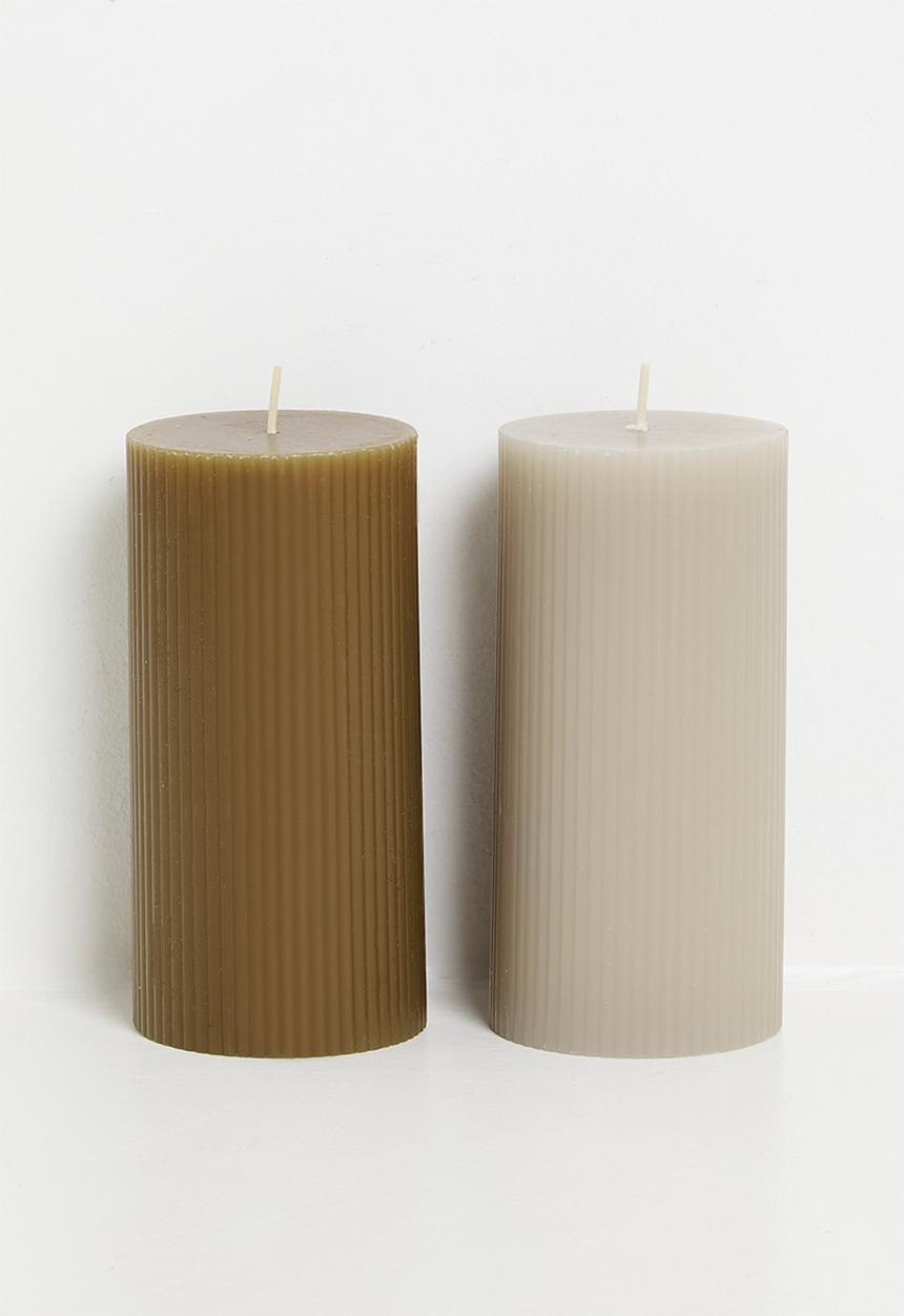 H&S - Roma Ribbed Pillar Candle - Cement