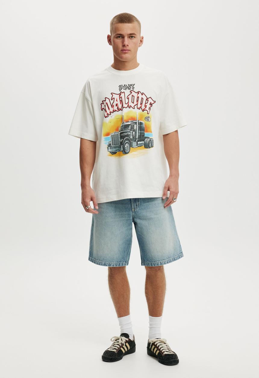 Cotton On - Box Fit Premium Music T-Shirt - Lcn Bra Vintage White/Post Malone - Truck