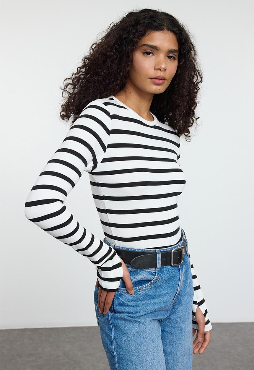 Trendyol - Striped Blouse with Flexible Viscose Fabric - Black & Ecru