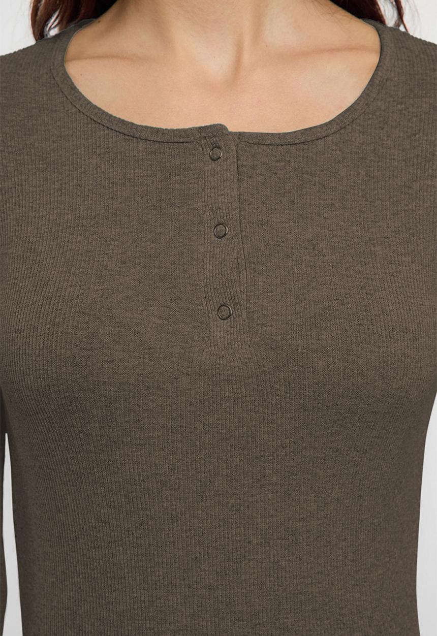 Trendyol - Snap Fastener Fitted/Bodycon Ribbed Stretch Knit Blouse - Mink