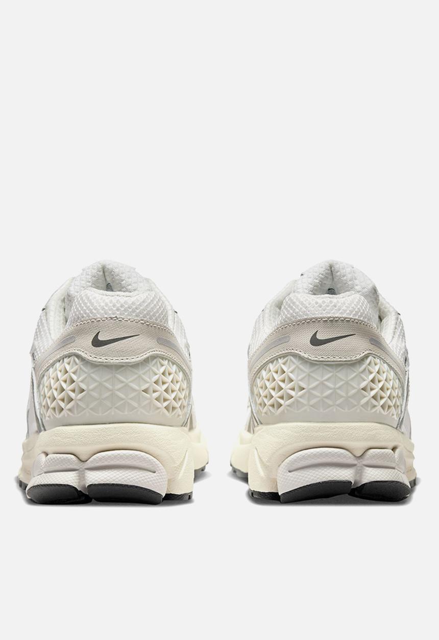 Nike - Nike Zoom Vomero 5 SE