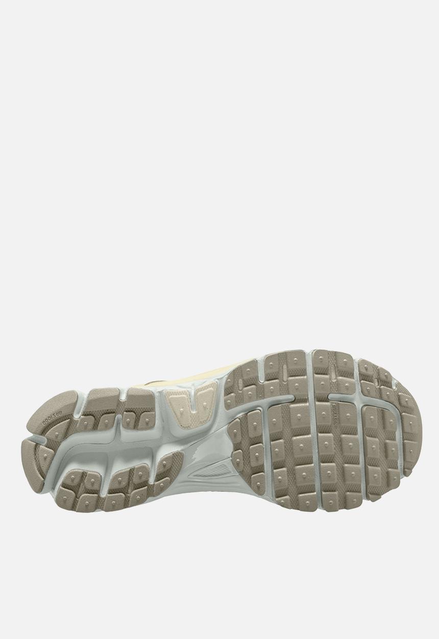 Nike - Nike Zoom Vomero 5