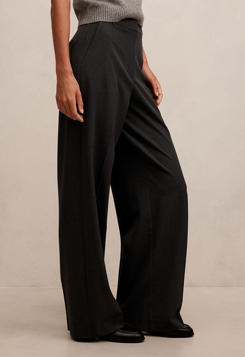 Forever New - Samantha straight leg pants in charcoal suit