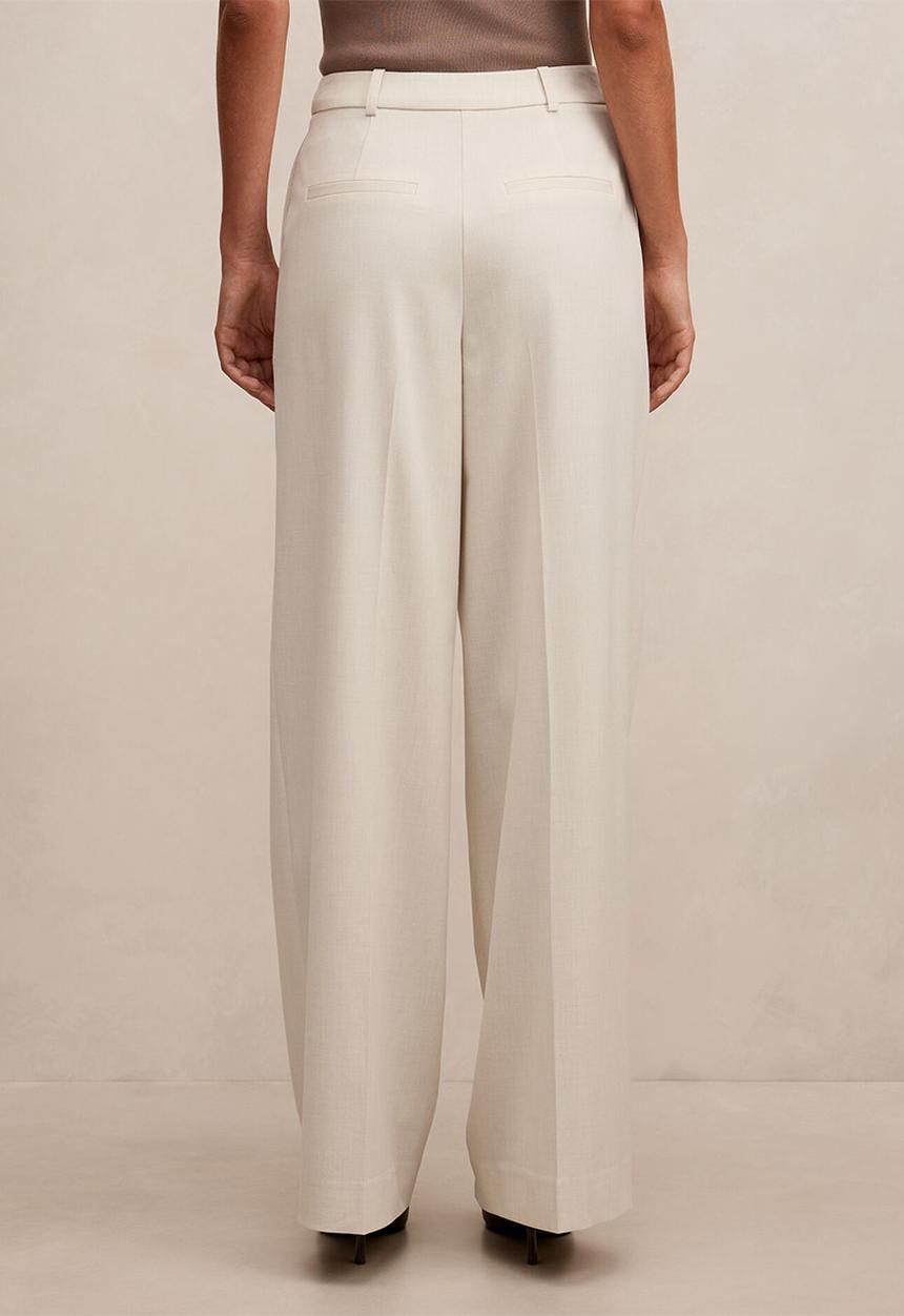 Forever New - Tessa wide leg pants in cream suit