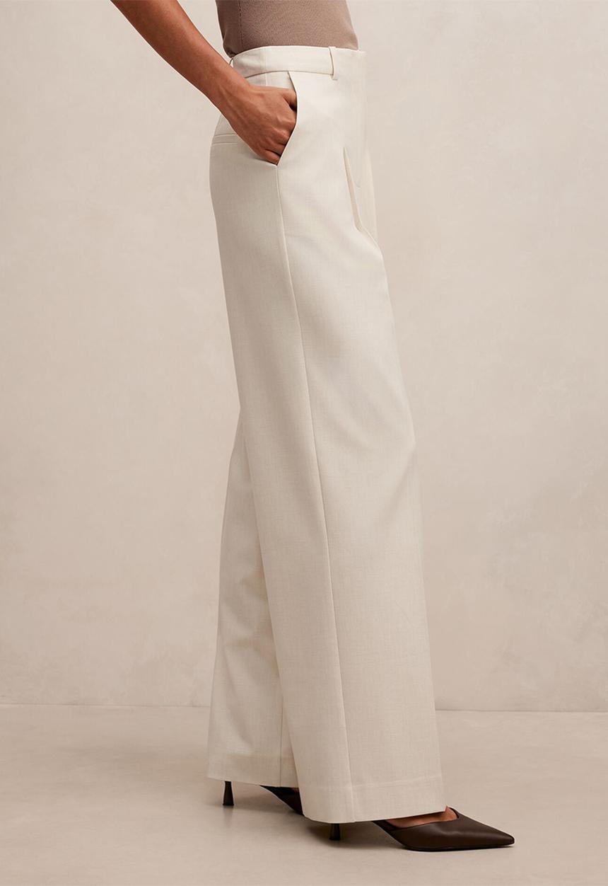 Forever New - Tessa wide leg pants in cream suit
