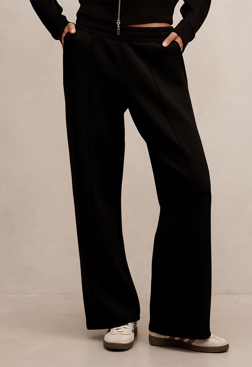 Forever New - Hunter wide leg lounge pants in black