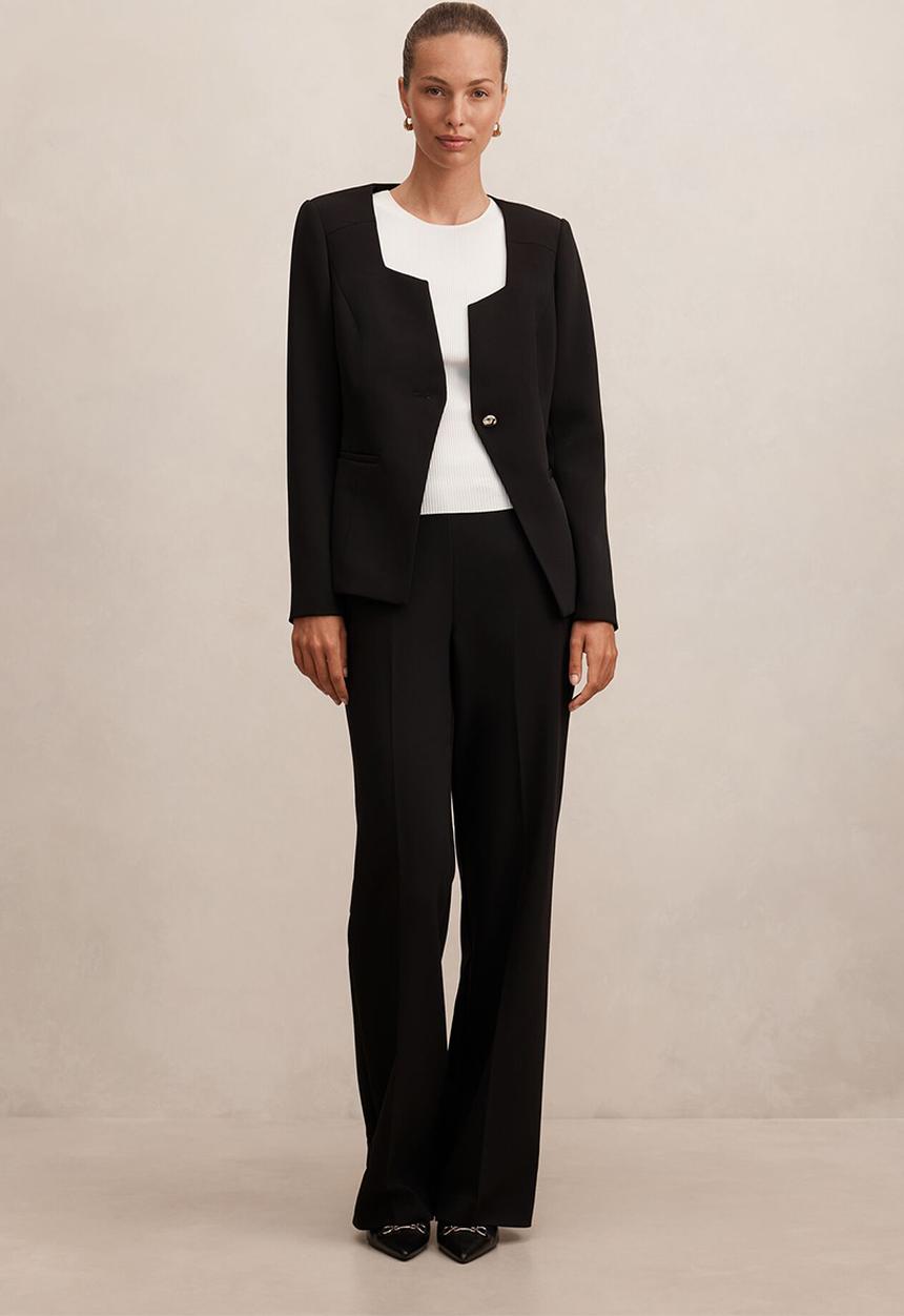 Forever New - Sloane collarless blazer in black