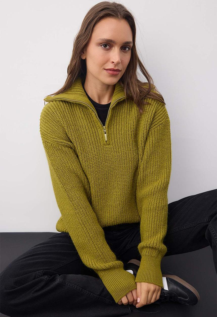 Trendyol - Wardrobe Essentials Soft Textured Knitwear Sweater - Oil Green