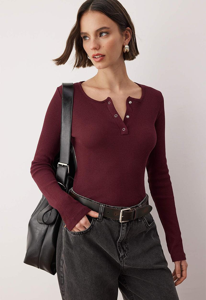 Trendyol - Snap Fastener Fitted/Bodycon Corded Fabric Flexible Knitted Blouse - Burgundy