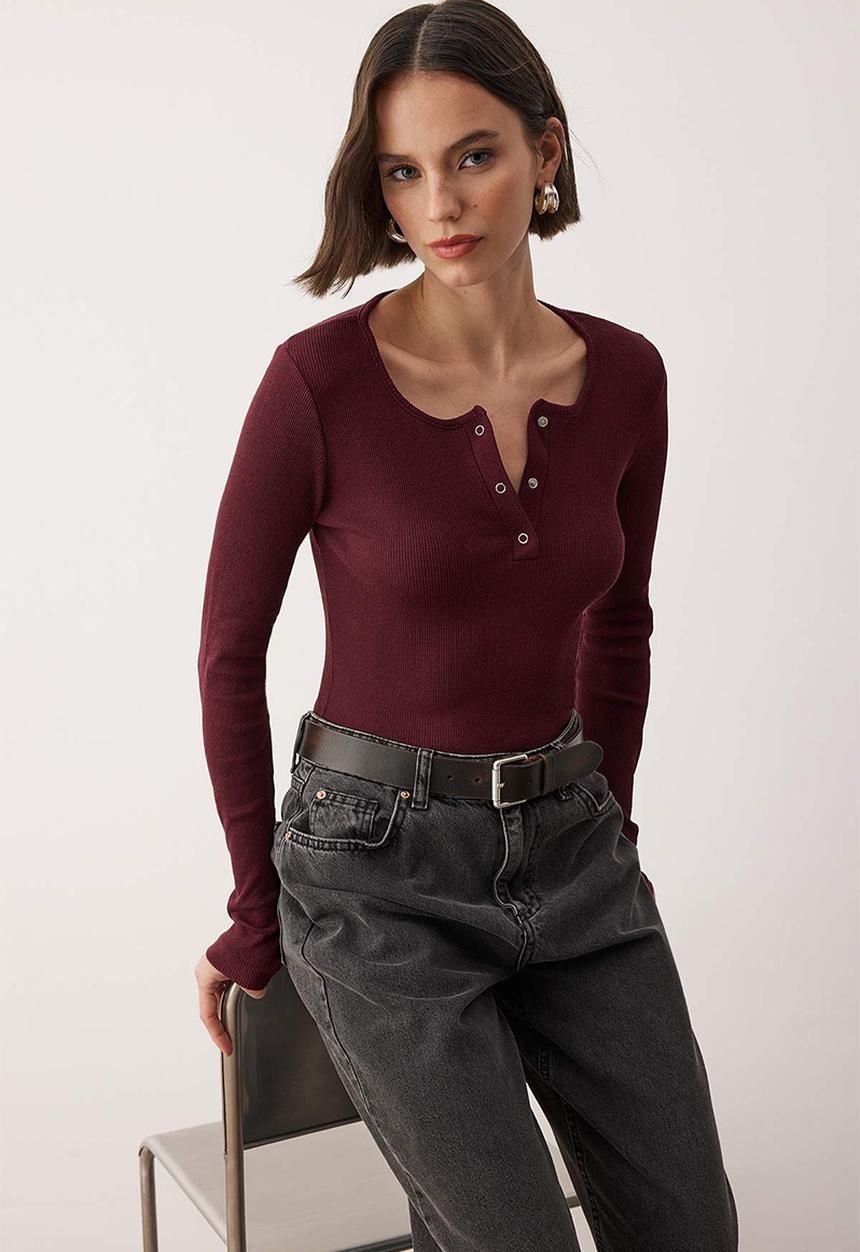 Trendyol - Snap Fastener Fitted/Bodycon Corded Fabric Flexible Knitted Blouse - Burgundy