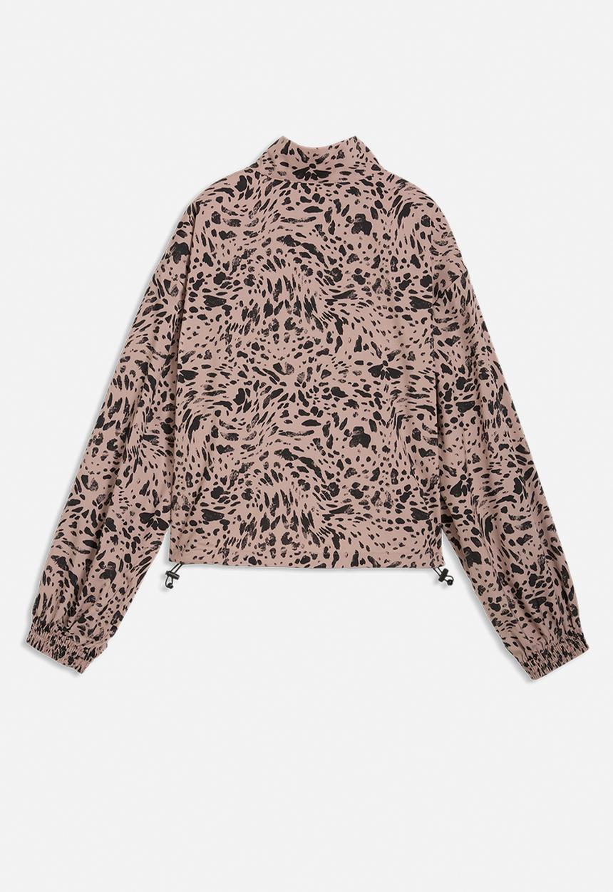PUMA - Ess Graphic Animal Relaxed Aop Woven Hal - Sandstone
