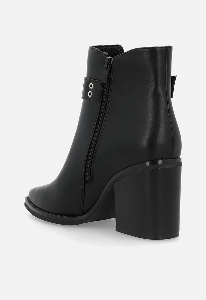 Madison® - Orenthia chelsea boot - black