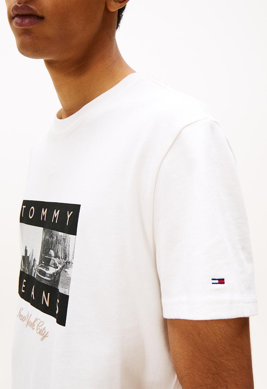Tommy Hilfiger - Tjm Reg Photo Flag Short Sleeve Tee - Ecru