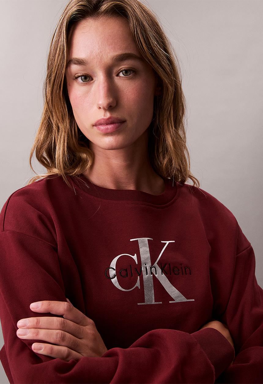 Calvin Klein - Long sleeve monologo french terry rlxd crew - renaissance red
