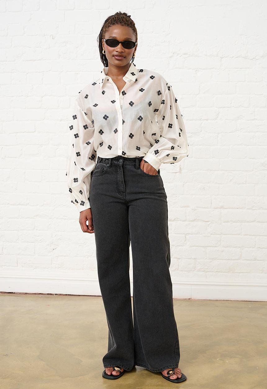 Me&B - Bellow Sleeve Shirt in 3D Flower Recut - White